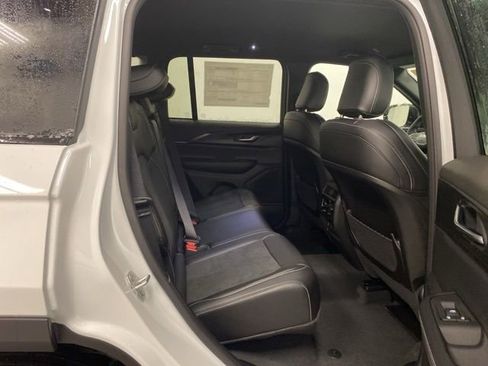 New 2025 Jeep Grand Cherokee Altitude image 26