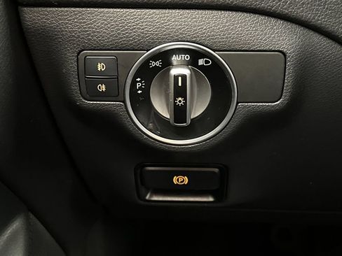 Certified 2019 Mercedes-Benz GLA 250 image 32