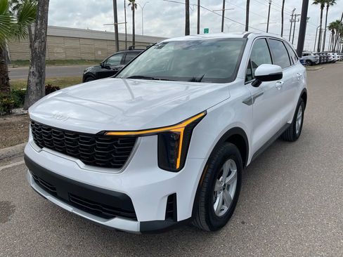 New 2026 Kia Sorento LX image 3