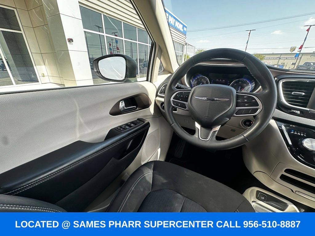 Used 2023 Chrysler Voyager LX FWD image 15