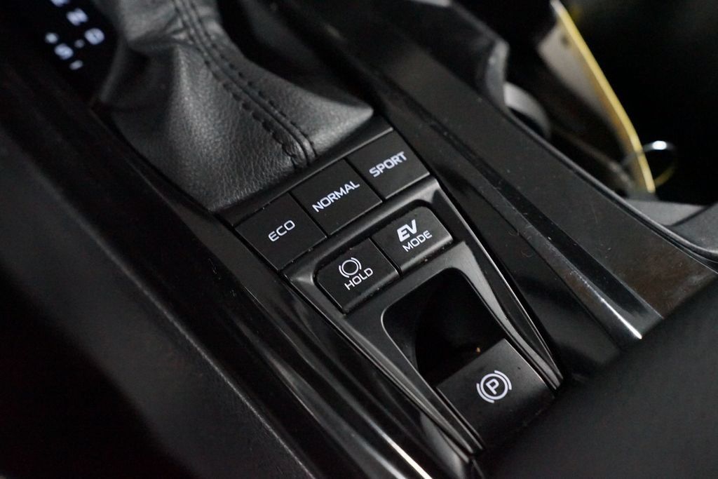 Certified 2025 Toyota Camry SE FWD image 23