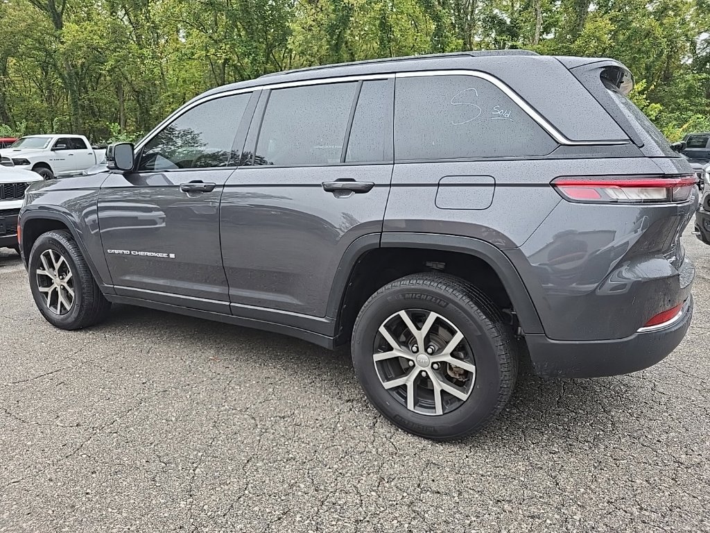 Used 2024 Jeep Grand Cherokee Limited AWD/4WD image 4
