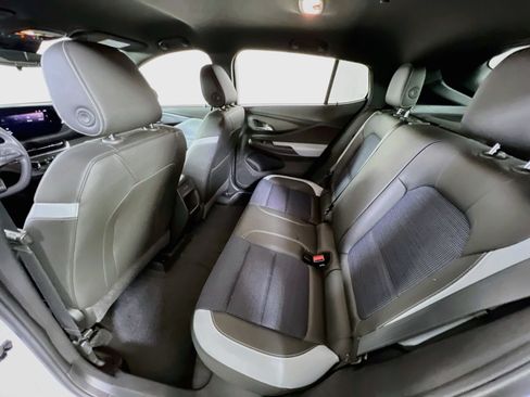 Used 2024 Buick Envista Preferred w/ Advanced Safety Package FWD image 23