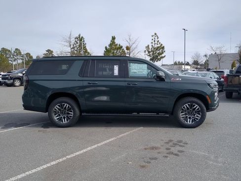 New 2026 Chevrolet Suburban Z71 w/ Comfort Package image 4