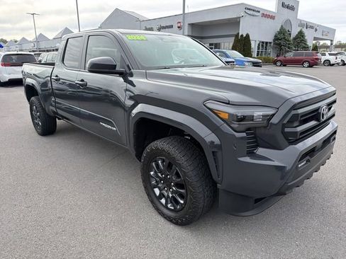 Used 2024 Toyota Tacoma SR5 AWD/4WD image 3