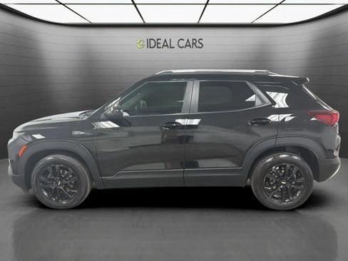 Used 2023 Chevrolet TrailBlazer LT FWD image 2