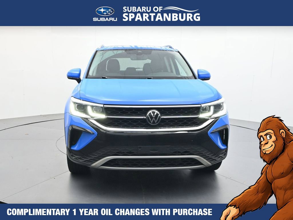Used 2024 Volkswagen Taos SEL AWD/4WD image 2
