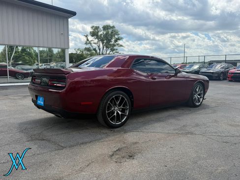 Used 2022 Dodge Challenger GT RWD image 7