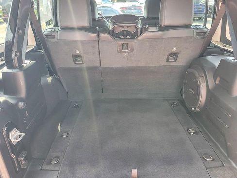 Used 2021 Jeep Wrangler Unlimited Sahara image 18