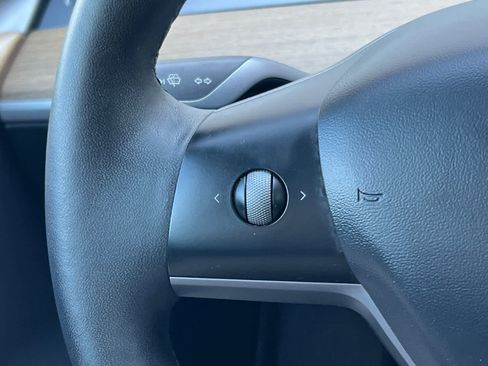 Used 2022 Tesla Model 3 Long Range AWD/4WD image 24