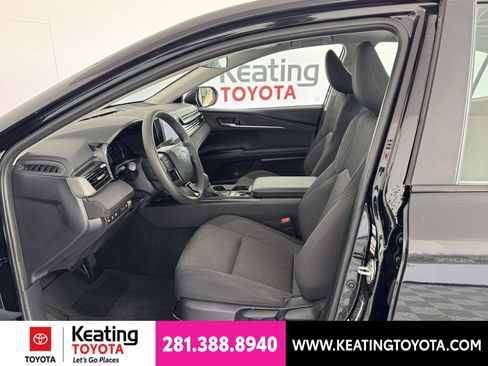 Used 2025 Toyota Camry LE FWD image 14