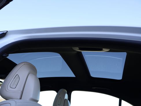 Certified 2022 Mercedes-Benz C 300 4MATIC Sedan w/ Pinnacle Trim Package image 15