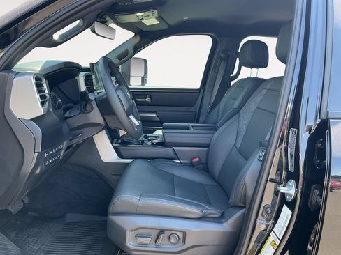 Used 2025 Toyota Tundra SR5 w/ SR5 Premium Package AWD/4WD image 11