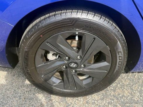 Used 2021 Hyundai Elantra SEL image 10