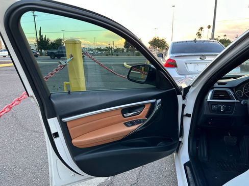 Used 2018 BMW 330e image 11