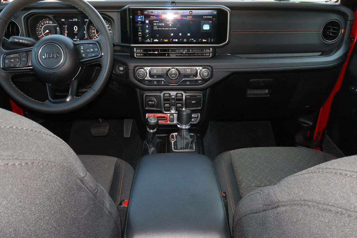 Used 2026 Jeep Gladiator Mojave AWD/4WD image 9