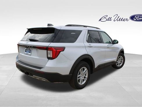 New 2026 Ford Explorer Active w/ Active Comfort Package image 3