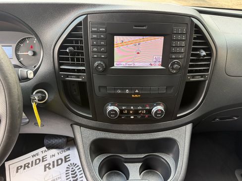 Used 2016 Mercedes-Benz Metris Passenger image 28