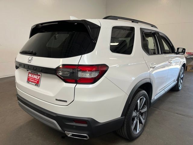Used 2024 Honda Pilot Touring image 4