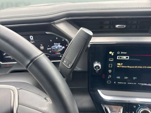 Used 2025 GMC Sierra 3500 Denali w/ Denali Reserve Package image 19