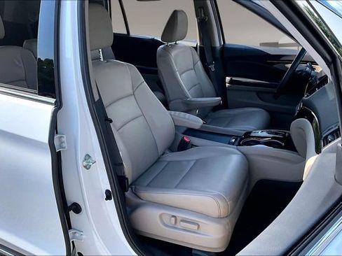 Used 2021 Honda Pilot Touring image 27