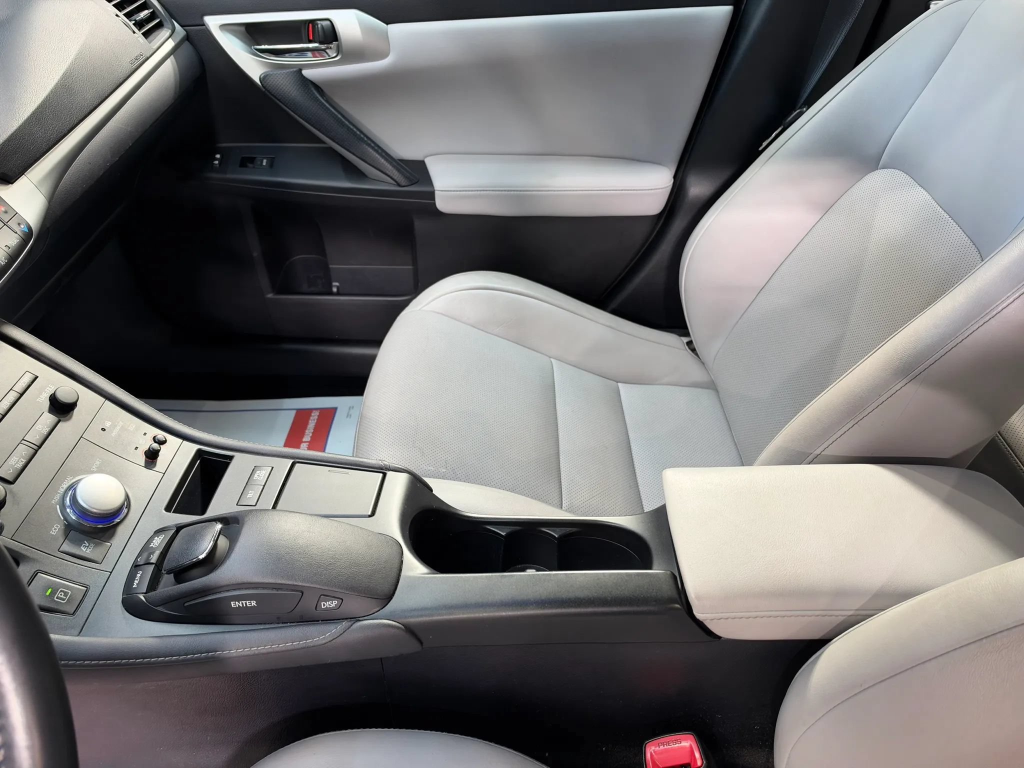 Used 2012 Lexus CT 200h Premium w/ Leather Pkg FWD image 18