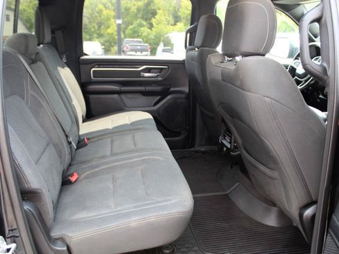 Used 2019 RAM 1500 Big Horn AWD/4WD image 12