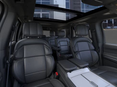 New 2025 Lincoln Navigator Reserve w/ Jet Appearance Package image 10