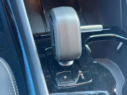 Certified 2023 Volvo XC40 Recharge Ultimate image 38