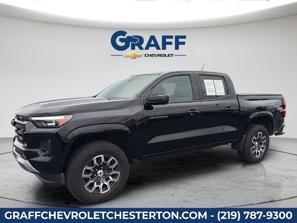 Used 2023 Chevrolet Colorado Z71 AWD/4WD image 2