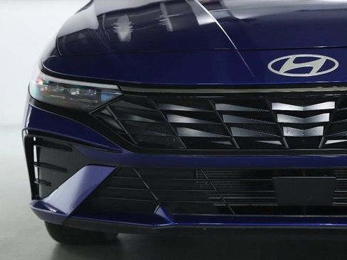 Certified 2024 Hyundai Elantra SEL w/ Convenience Package image 6