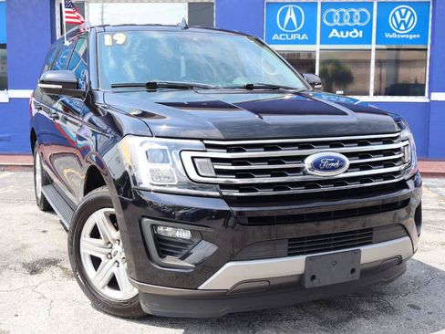 Used 2019 Ford Expedition XLT w/ Equipment Group 202A RWD image 2