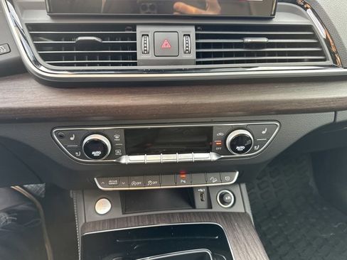 Certified 2025 Audi Q5 2.0T Premium Plus w/ Premium Plus Package image 19