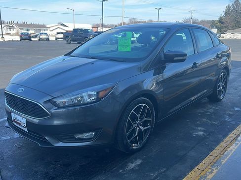 Used 2018 Ford Focus SEL w/ Cold Weather Package image 16