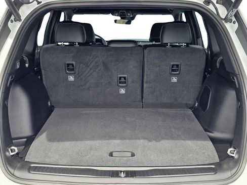 New 2026 Jeep Grand Cherokee Limited RWD image 12