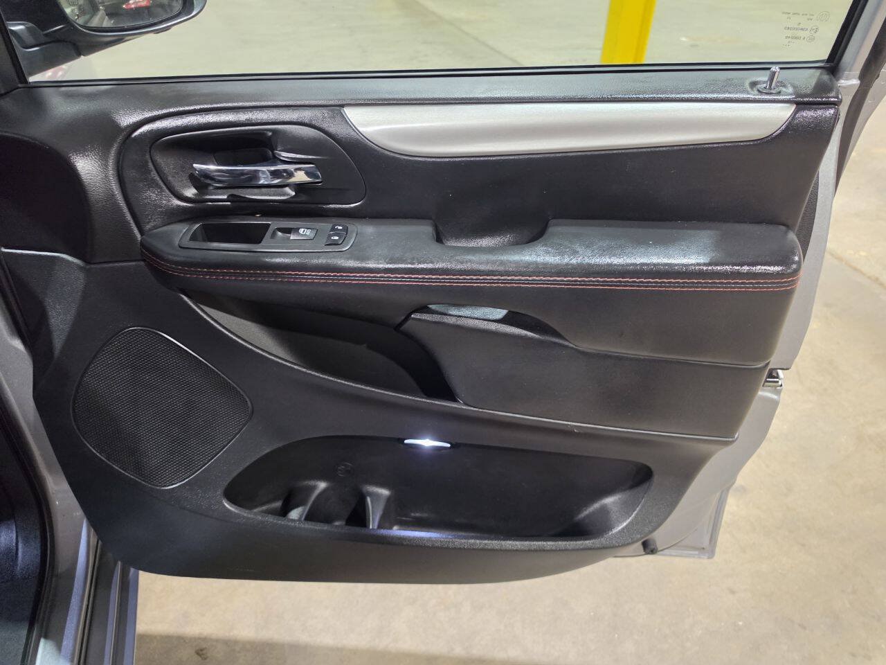 Used 2019 Dodge Grand Caravan GT FWD image 31