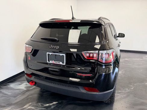 Used 2024 Jeep Compass Trailhawk AWD/4WD image 6