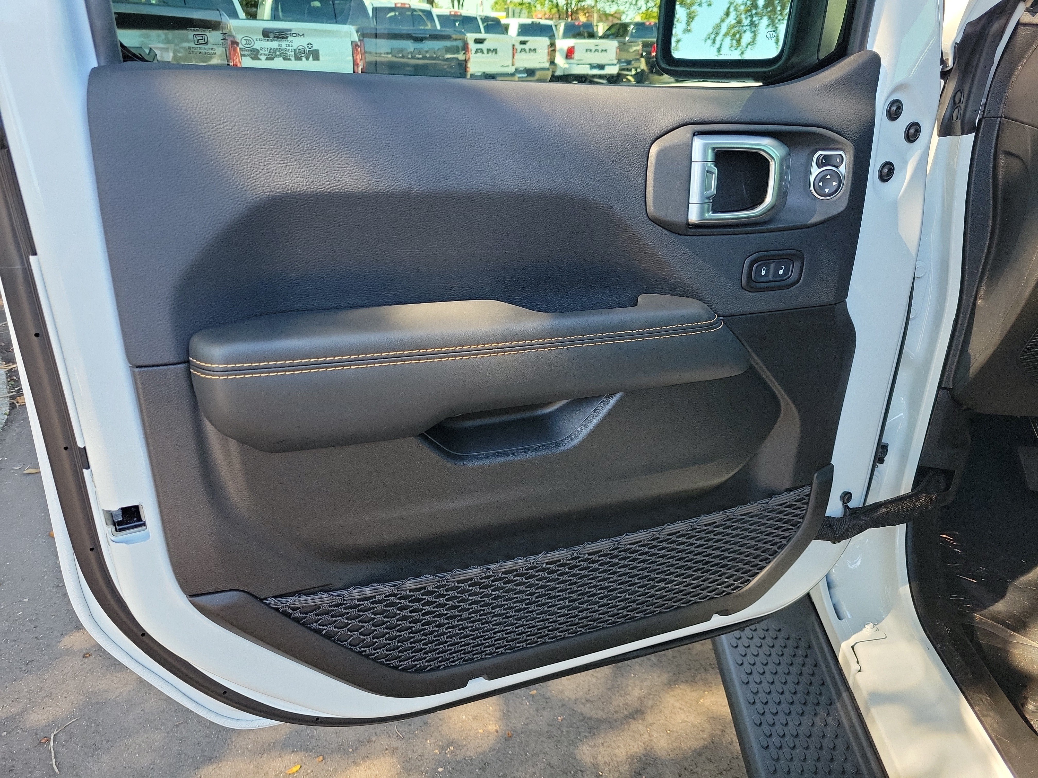 New 2027 Jeep Wrangler Unlimited Sahara AWD/4WD image 11