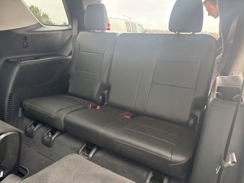 Used 2021 Chevrolet Traverse Premier AWD/4WD image 38