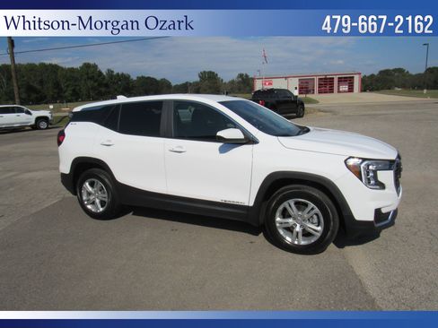 Used 2024 GMC Terrain SLE image 18