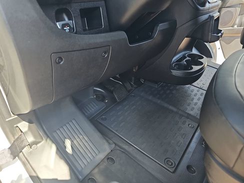 Used 2025 RAM ProMaster 2500 w/ Convenience Group FWD image 13