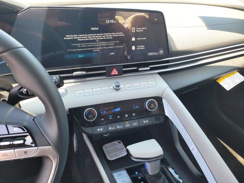 New 2026 Hyundai Elantra Limited FWD image 18