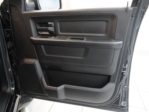 Used 2018 RAM 1500 Express w/ Express Value Package AWD/4WD image 30