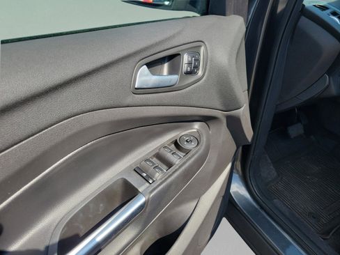 Certified 2019 Ford Escape Titanium image 6
