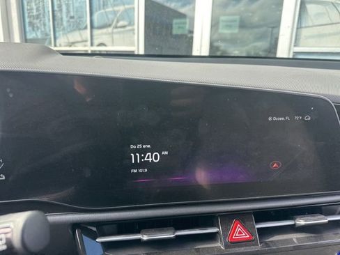 Used 2023 Kia Niro EX Touring image 27