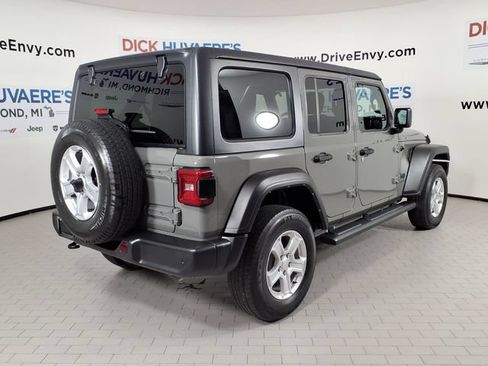 Used 2022 Jeep Wrangler Unlimited Sport AWD/4WD image 4