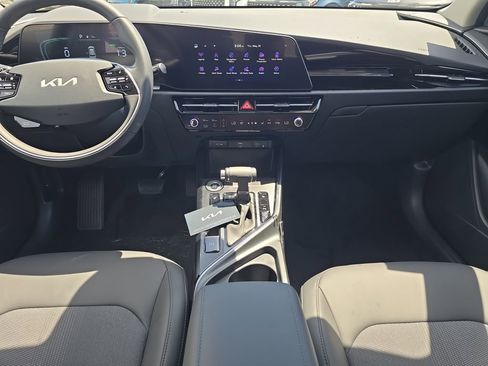 New 2026 Kia Niro EX FWD image 14