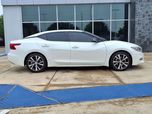 Used 2017 Nissan Maxima Platinum FWD image 25