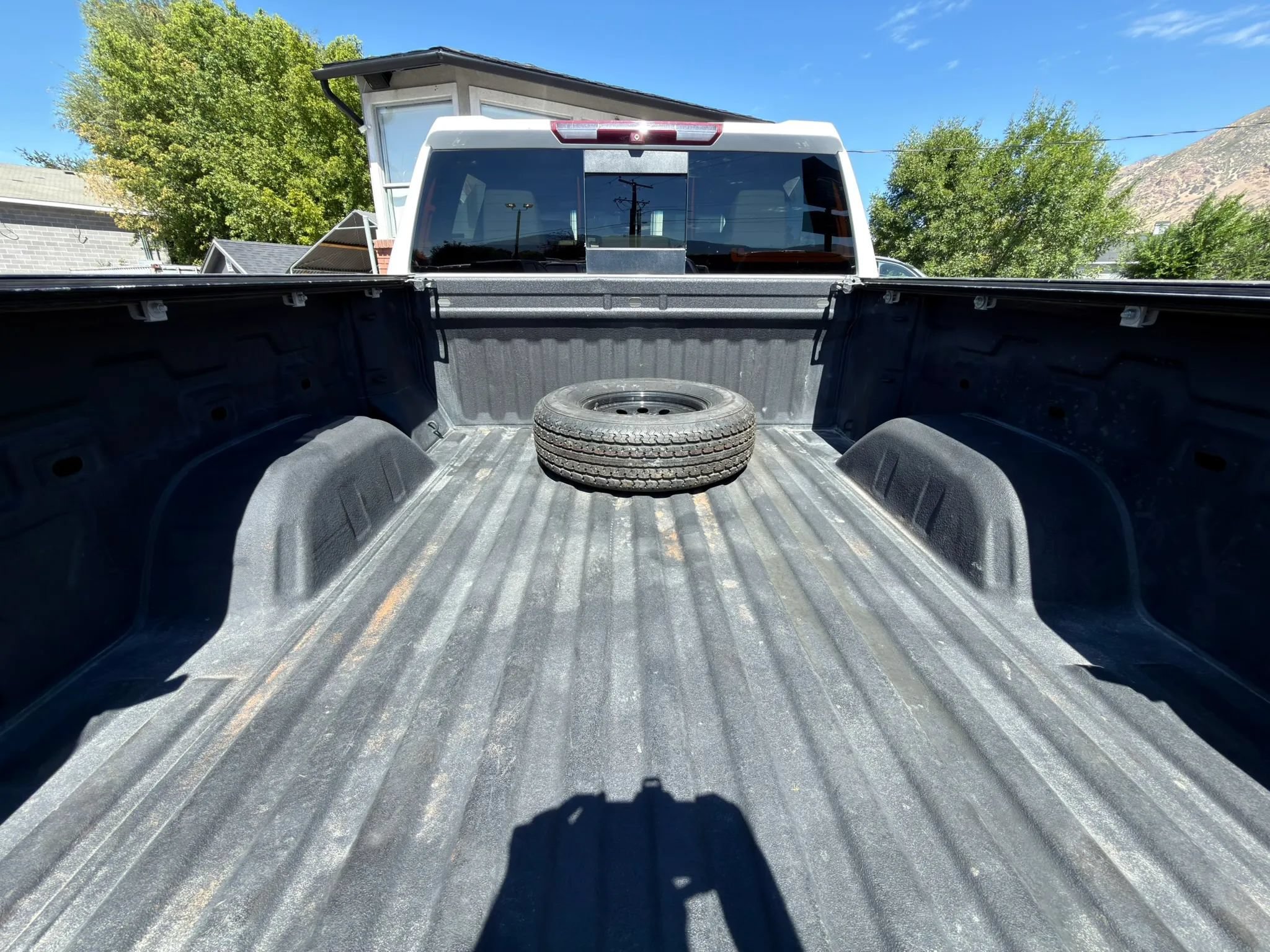 Used 2019 Chevrolet Silverado 1500 LTZ w/ LTZ Plus Package AWD/4WD image 17