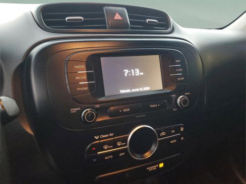 Used 2017 Kia Soul + image 15